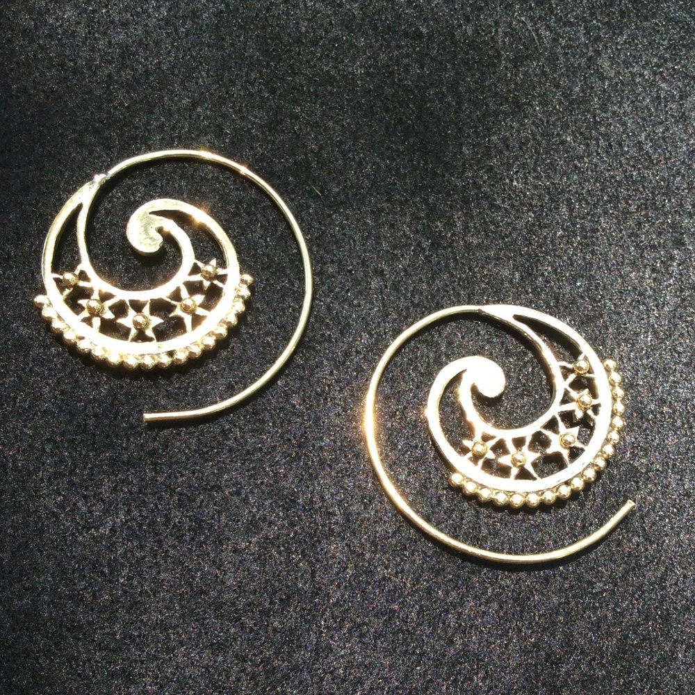 NEW~Small Spiral Treadthru Earrings